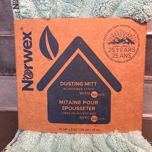 Norwex Dusting Mitt - Picture 5 of 5